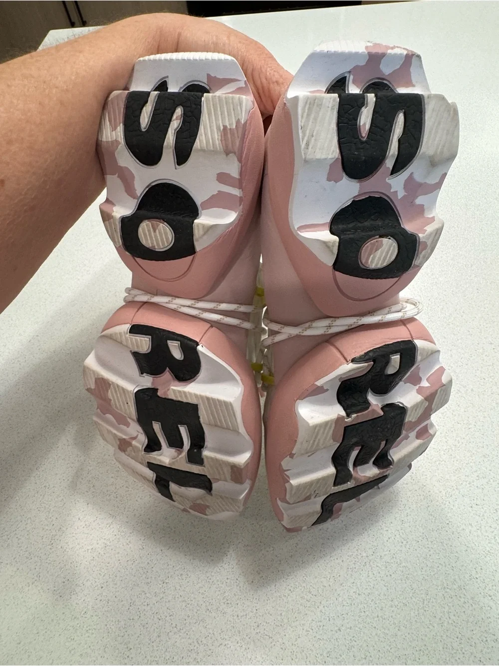Sorel Pink Camo Chunky Sole Sneakers sz 7